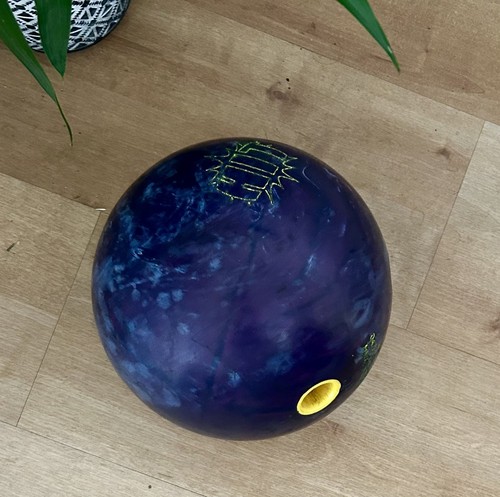 Storm hit ten pin bowling - hit, ball