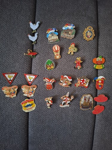 Karneval pins anstecker - 25,