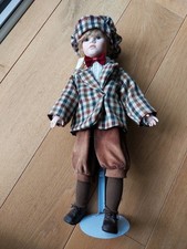 E N Porzellan Puppe Junge Original  50cm mit Puppenständer Metall
