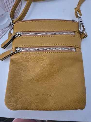 Emily noah attraktive - ,