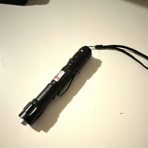 Schwarzer laserpointer mit - laserpointer,