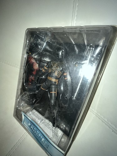 Hellboy karl huprecht kroenen - hellboy,