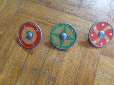 ?Playmobil 3 x Ritter Römer Schild Schilde rot silber grün  Set ?