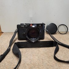 Kamera Leica M6 mit Noctilux 1:1/50 Objektiv.