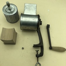 Alte Reibe- Kräutermühle, Unbenutzt! 