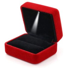 Velvet Ring Box mit LED Licht