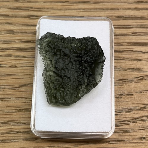 Natürlicher moldavit rohstein - natürlicher,