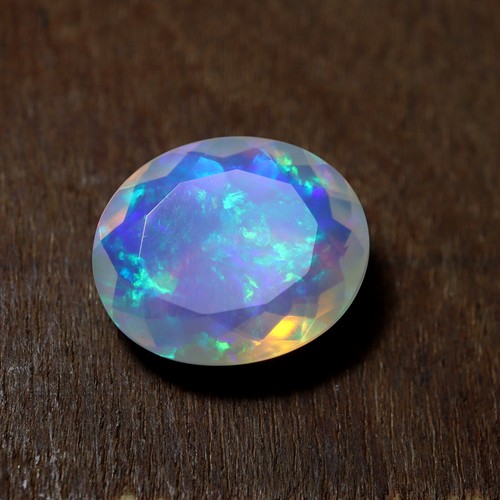 Welo opal oval cut - 10,9, ct