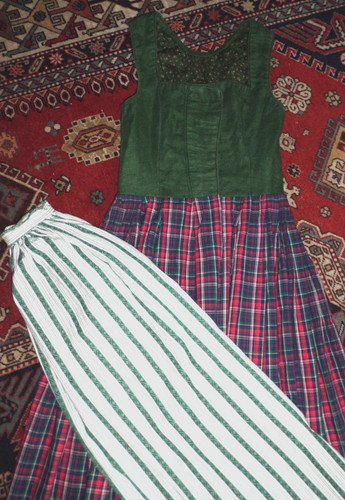 Austria klassisches dirndl - austria,