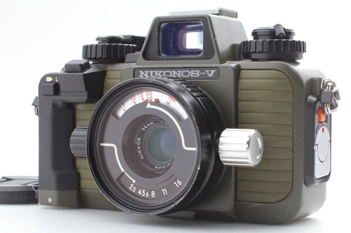 Fast neuwertig nikon - neuwertig*,