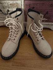 Dr. Martens Stiefel