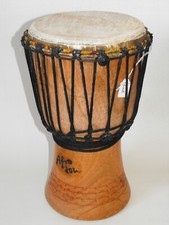 traditionelle Djembe aus Afrika/Ghana beschnitzt 40 cm Profiqualität Ø 23/21 cm