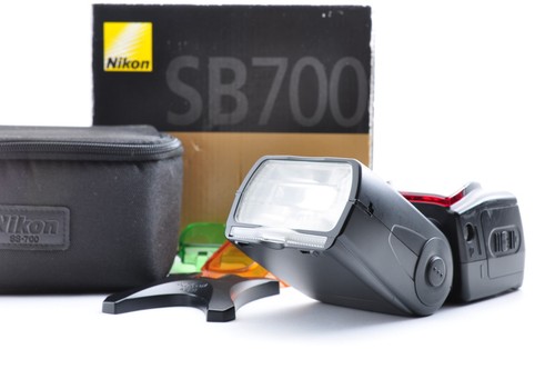 Nikon speedlight 700 - speedlight, near