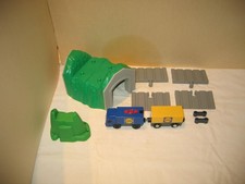 Holzeisenbahn Brio, Eichhorn, Play Tive etc, Tunnel, Zug, Rampen etc. s. Text