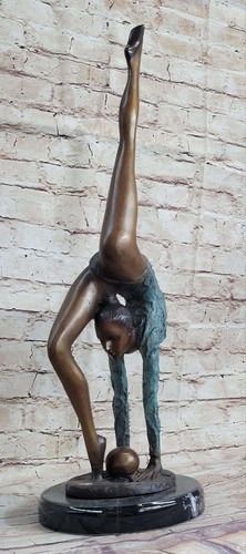 Unterzeichnet bronze statue - unterzeichnet,