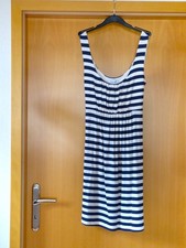 Leichtes Sommerkleid aus
