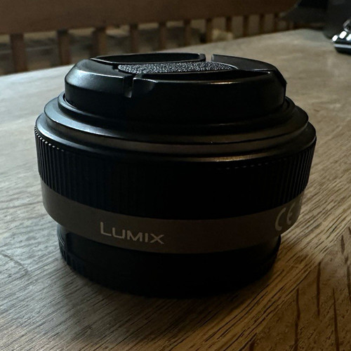 Panasonic lumix 20mm 1 7 - panasonic,