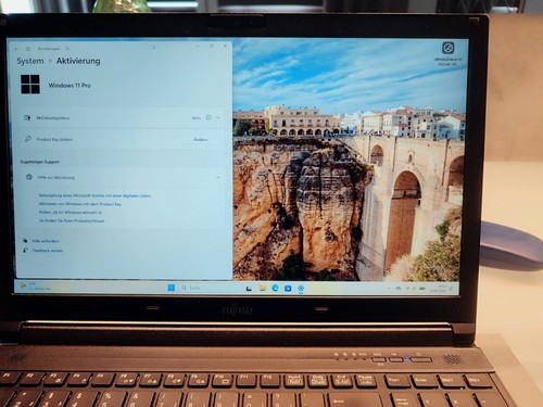 Fujitsu lifebook e556 - fujitsu,