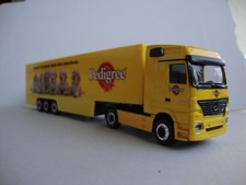 Herpa-Magic Modell-LKW 1:87, "Pedigree" mit MB-Actros Zugmaschine