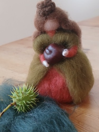 Kastanienfee aus merinowolle - kastanienfee,