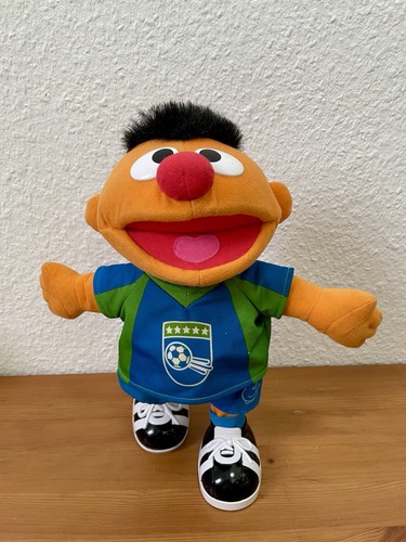 Ernie sesamstraße fußballer - ernie,