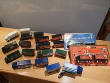 11  Werbetrucks jeweils mit