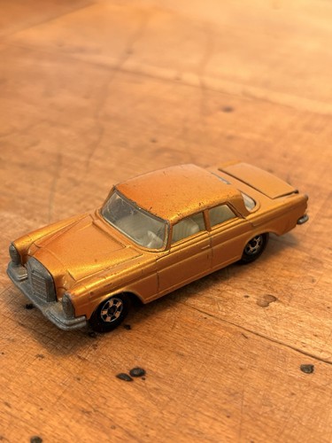 Mercedes 300 matchbox - mercedes,