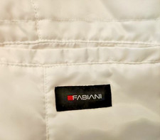 neuwertige weiße Steppjacke