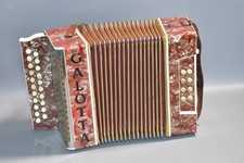 Altes kleines knopfakkordeon - kleines,