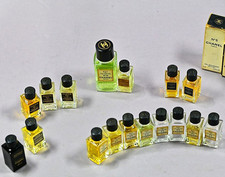 Sammlung Miniaturen von Chanel -Nr.5, Nr. 19, Coco, Egoiste, Antaeus, 17 Stück