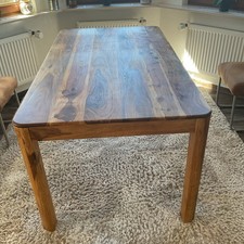 Esszimmertisch