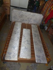 Polsterbett mit Federkernmatratze 1,40 m breit, guter Zustand, für Selbstabholer