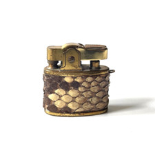 5) Kleines funktionierendes Benzinfeuerzeug PENGUIN Vollautomat mit Lederbezug