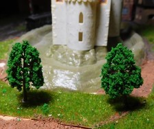 10 mittelgrüne Bäume, 40 mm