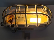 Alte Bunkerlampe Retro Fabrik