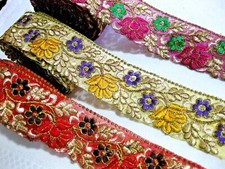 Bestickte Organza-Borte mit