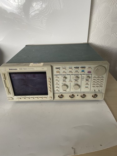 Tektronix tds744a - tektronix,