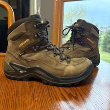 Lowa Boots Men 8.5 Renegade