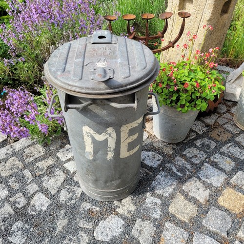 Schöne alte aschetonne - alte,