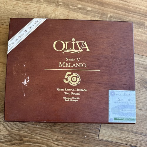 Oliva melanio zigarrenkiste - oliva,