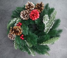 Schicker Türkranz Weihnachten, Rot, 27cm, Dunkelgrüne Künstl. Zweige