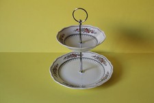 zweistöckige Etagere Teller