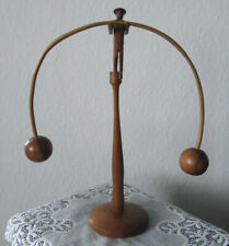 ALTE BALANCE-FIGUR -