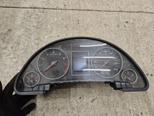 Audi A4 8E B6 1,8T Tacho