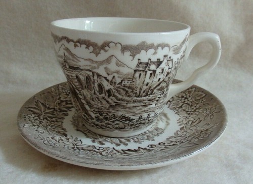 Eit tasse untertasse - 1,
