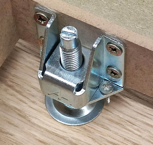 Verstellbarer möbelfuß - verstellbarer,