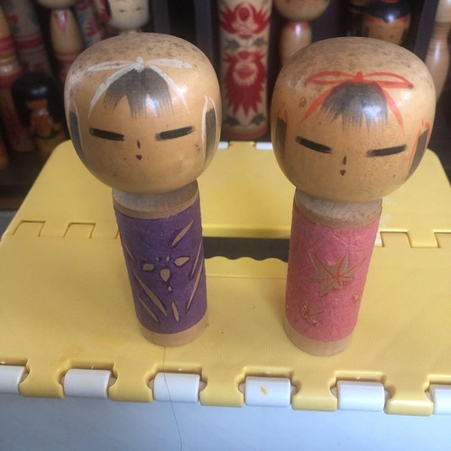 Japanische kokeshi puppe - puppe, paar