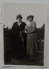 ALTES FOTO...FRAUEN...MANTEL...HUT...ALTE MODE...PARK...1934...FRANKFURT...