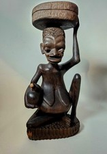 Kultfigur Afrika Holz  "Sitzende Nackte" schöne,  eben holz handgefertigt 26 cm