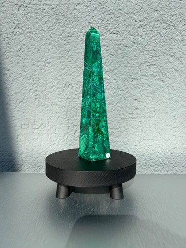 Malachit turm 251g ca - malachit, ca.